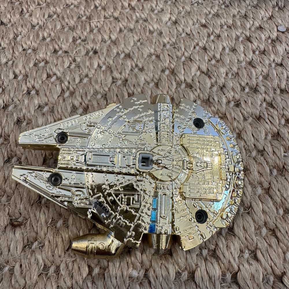 Gold Millennium Falcon Metal Model. Excellent condition. No base as seen - Picture 2 of 8